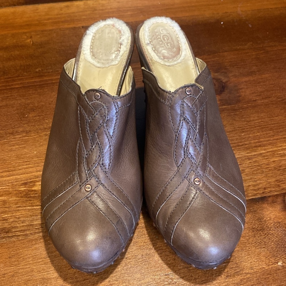 Ugg Australia Abigail chocolate Brown Leather Clogs Wedge Sandals Studded Sz 10 - Picture 3 of 13
